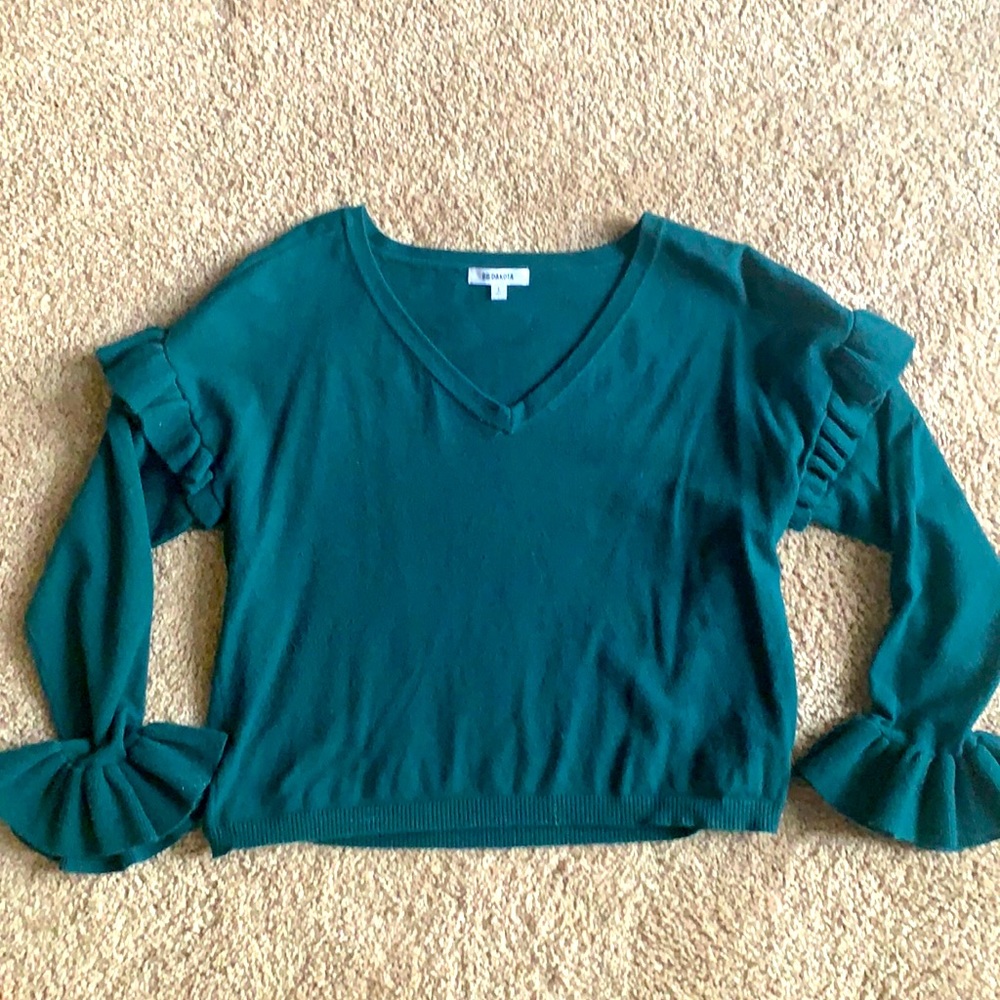 BB Dakota Size Large, Dark Green Sweater